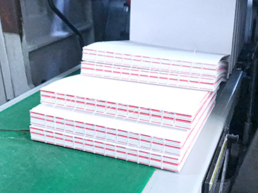 馬天尼全自動(dòng)鎖線機(jī).jpg 馬天尼全自動(dòng)鎖線機(jī).jpg